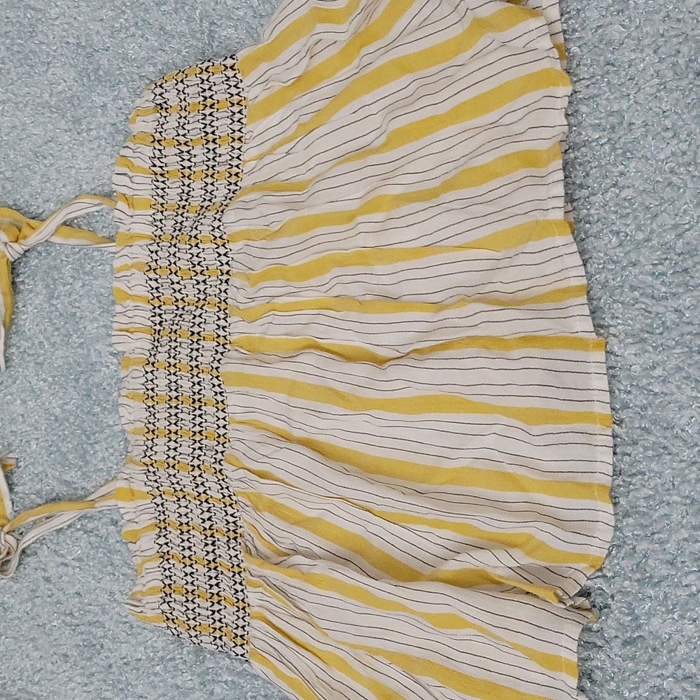 Crop Top - Picture 2 of 3
